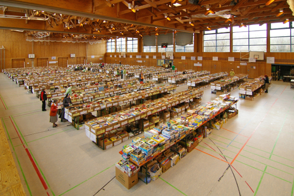 21.Gröbenzeller Bücherflohmarkt in der Wildmooshalle